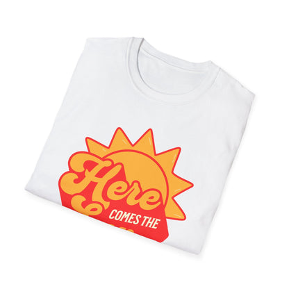 Here Comes the Sun – Retro Sunshine Tee